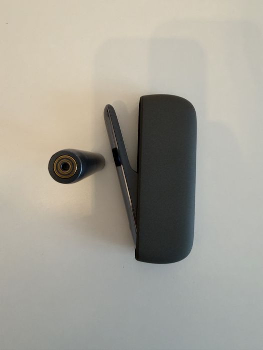Iqos Iluma negru