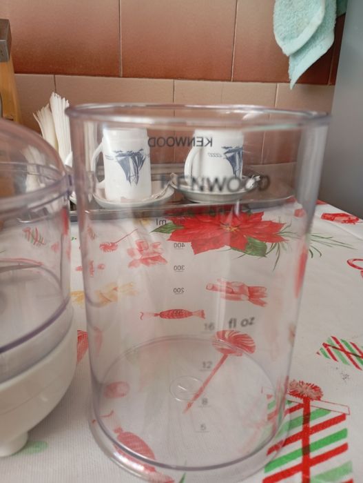 Vând choper marca Kenwood ,nou nefolosit,adus recent din UK.