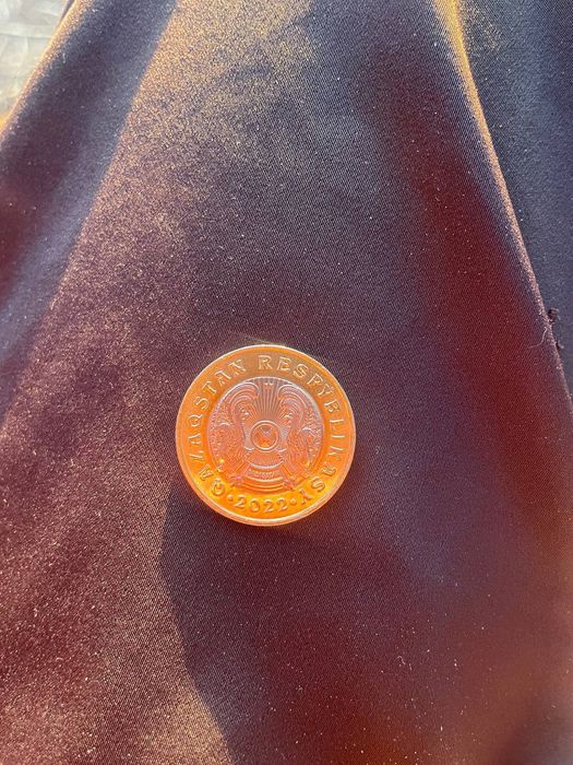 Осындай 100тенгеліктер  бар алмаисындарма