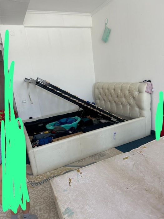 Спальный кровать