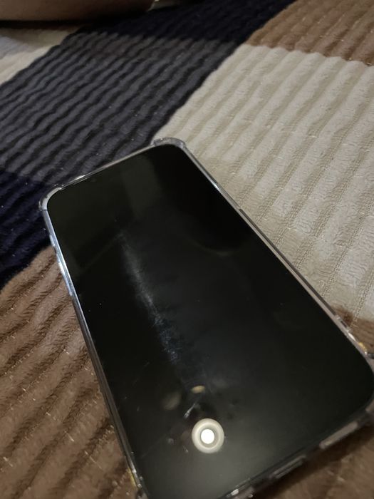 Продам айфон 13