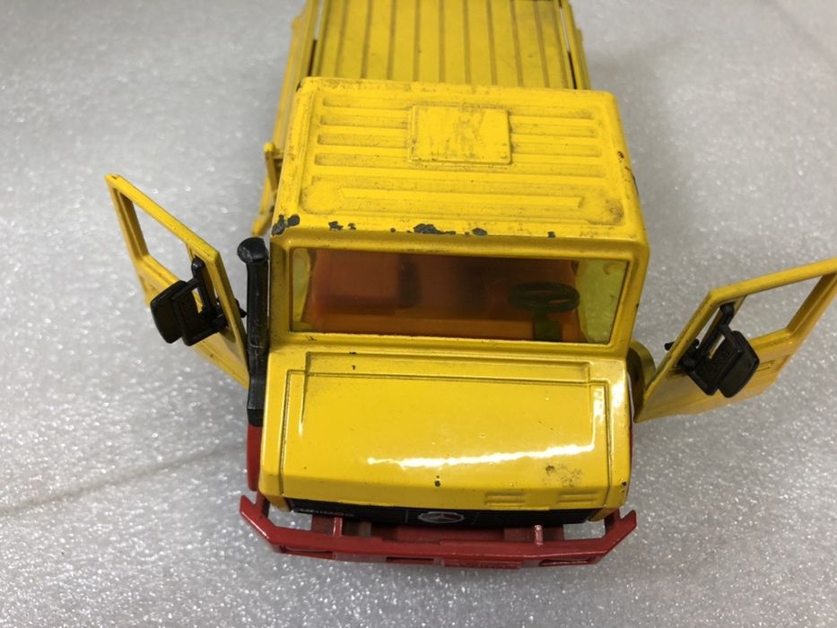 Метално камионче