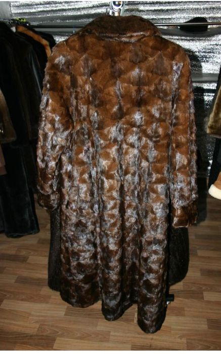 Продаётся норковая шуба