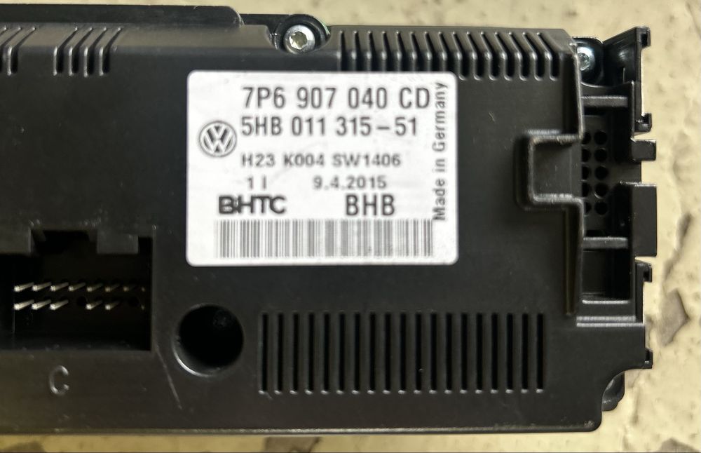 Panou clima VW Touareg 7P cod OEM: 7P6 907 040CD