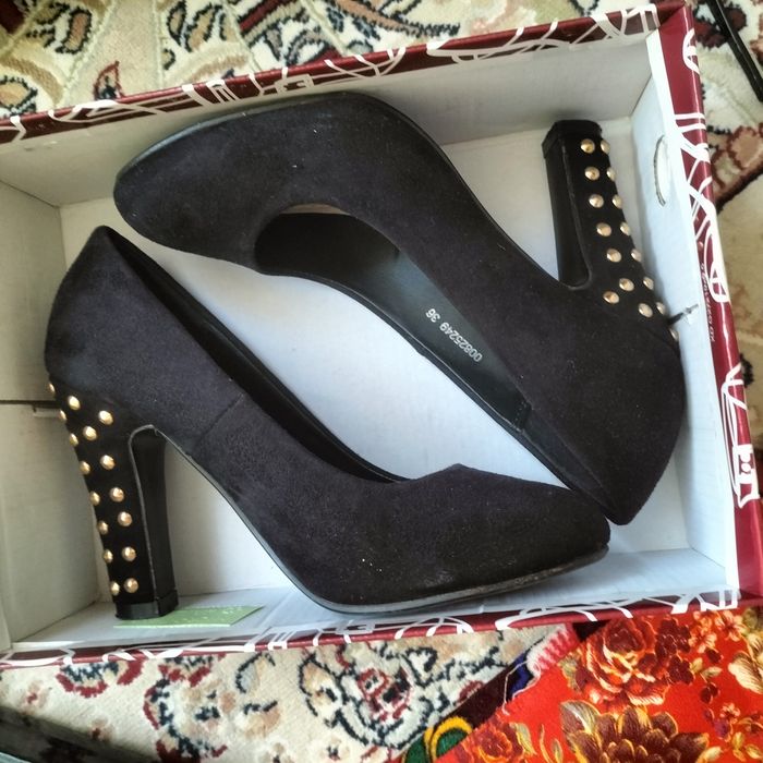 Продам обуви босоножка туфли