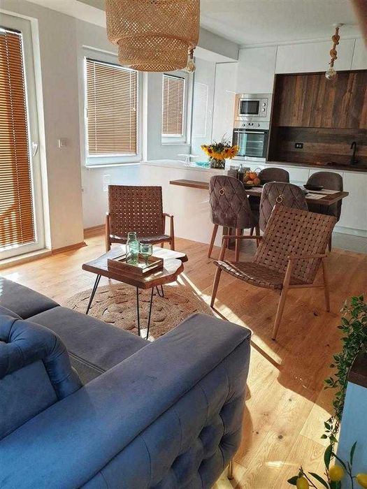 Дава се под наем Двустаен апартамент в Бургас, Славейков - 57 кв.м за 224.4 € - Снимка #2