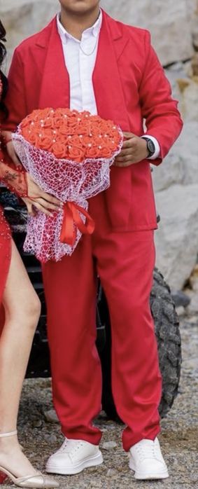 Мъжки червен КОСТЮМ!