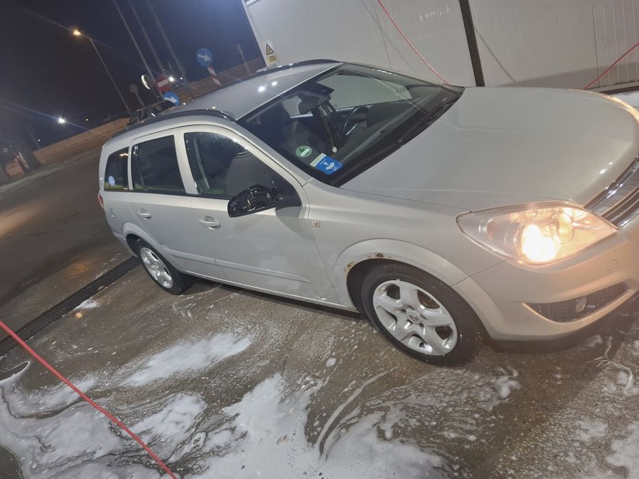 Vand sau Schimb Opel Astra h 2008 acte valabile 1 an imatriculata recent pe bulgaria