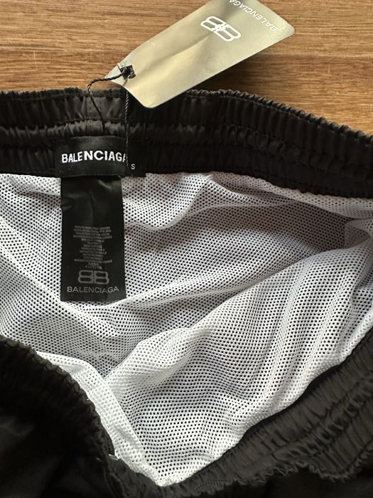 Мъжки,шушлекови,черни шорти Balenciaga с вътрешна мрежеста подплата