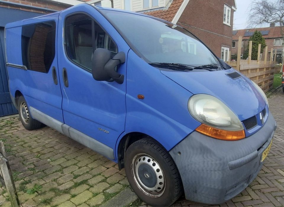 Renault Trafic 2.5dCi на части
