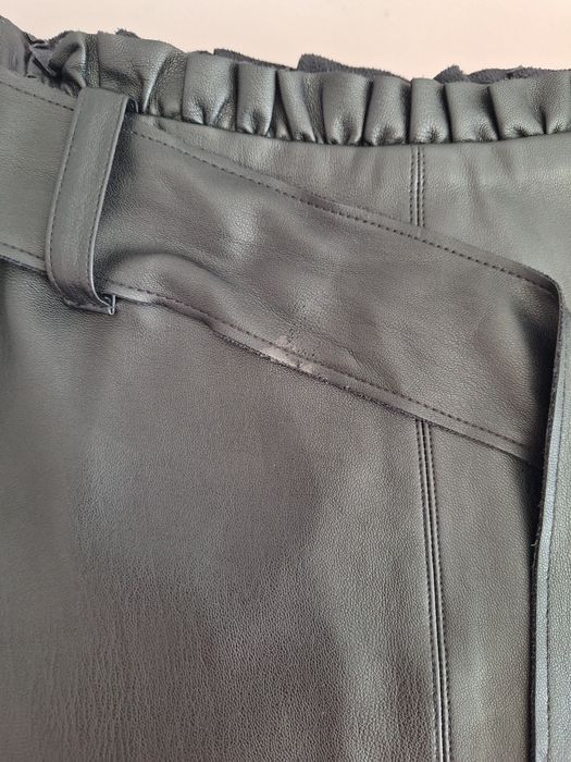 Много красива пола от изкуствена кожа Zara