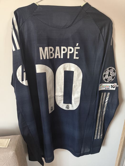 Bluza Mbappe Real Madrid player version full badge uri