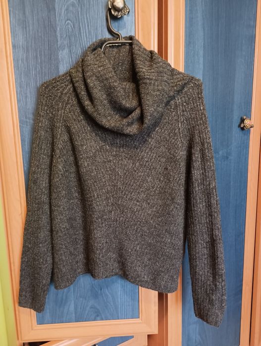 Тъмносив дамски пуловер с поло яка XS