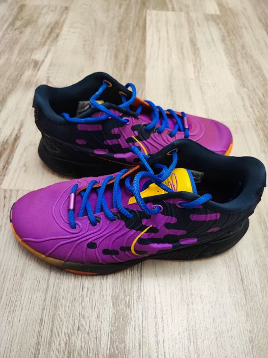 Vând Adidasi baschet Nike Lebron 21