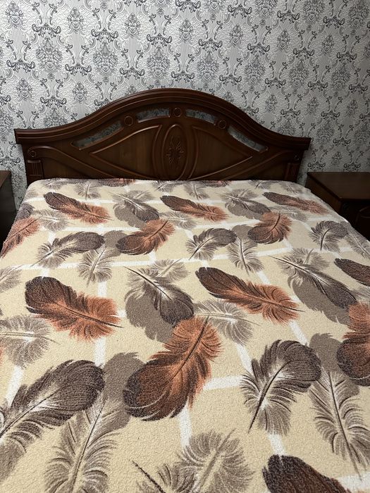 Продам спальный гарнитур