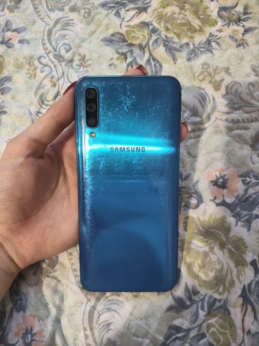 Продаю Samsung А50