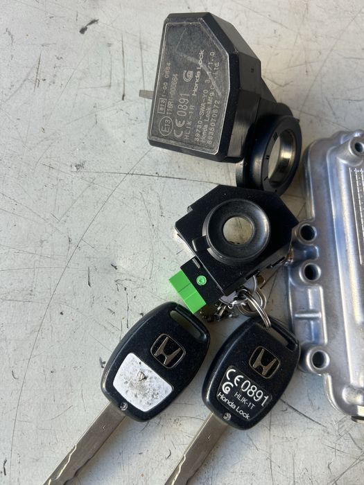 Компютър ECU  хонда црв3 2,2д 140кс/ECU Honda CR-V 3 2,2d 140ks