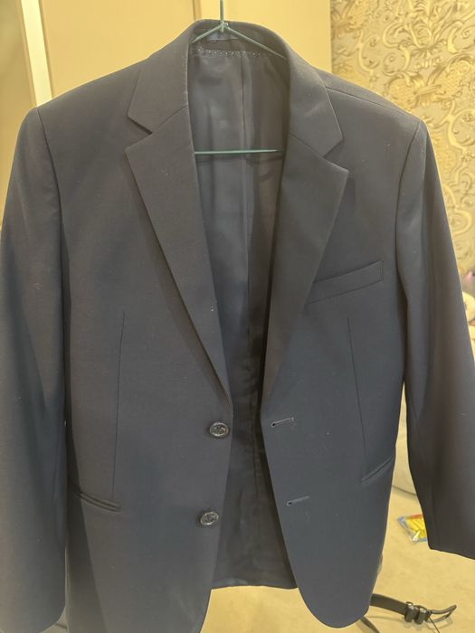 Продам школьную одежду все за 5000