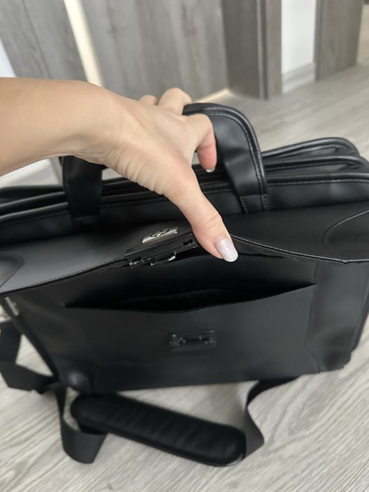 NOU!!! HP geanta piele naturala pt laptop