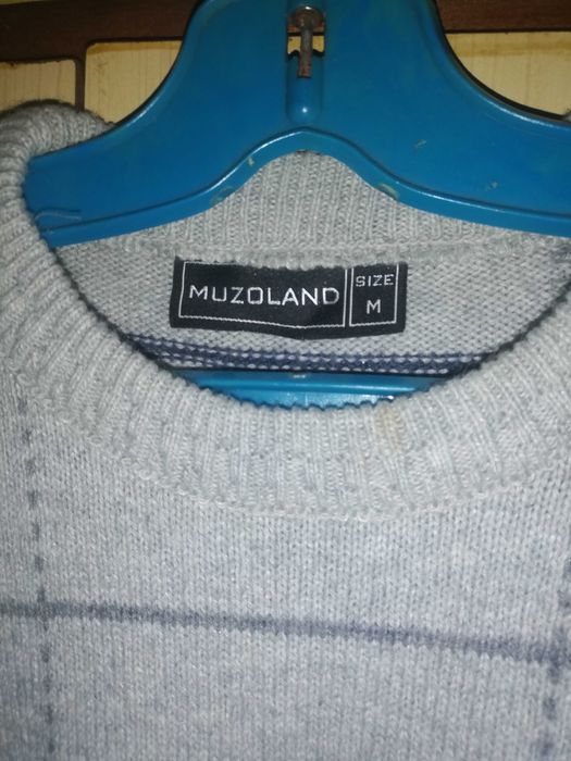 Топъл и мек пуловер