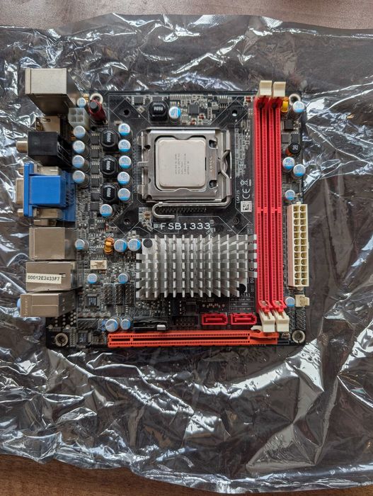 placa baza mini itx si procesor core doi duo E8400