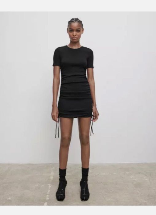 Рокля с връзки Zara