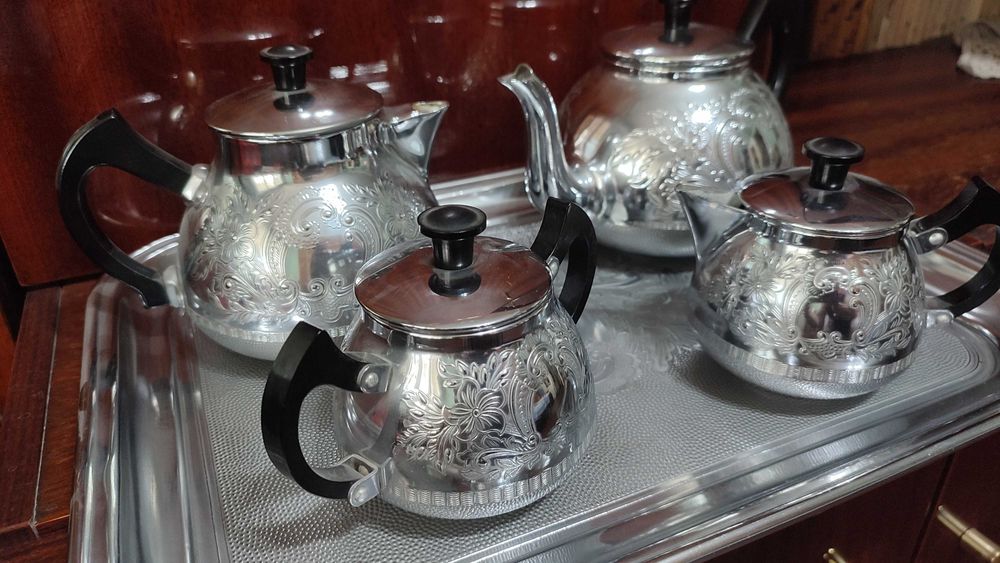 Антикварный чайно-кофейный набор.