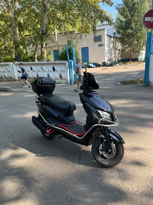 Скутер м8 125 кубов