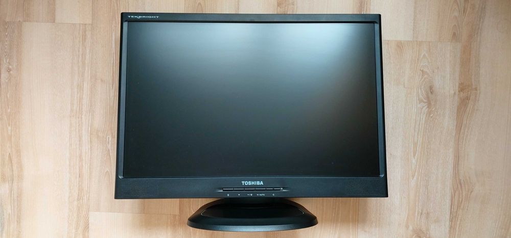 Monitor LCD Toshiba 61 cm total /22" /2 boxe / 3 cabluri /IMPECABIL!