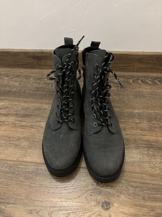 Дамски боти естествен велур Caprice