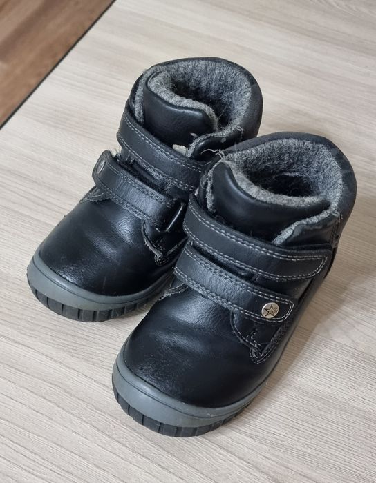 Продам детские демисезонные ботинки