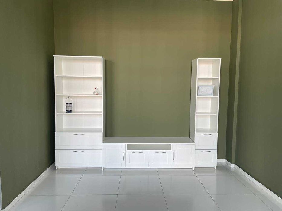 Тумба ТВ СИРИУС с 2 дверями и ящиками для хранения в спальню и офис.