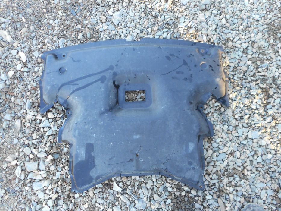 Капаци на двигатели от Мерцедес