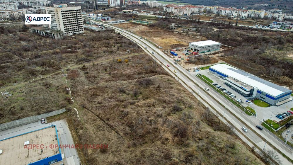 Продава се Парцел в Плевен, Дружба 1 - 4426 кв.м за 135 €/кв.м - Снимка #1