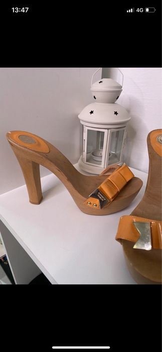 Sandale elegante Elisabetta Franchi din piele lacuita marimea 39