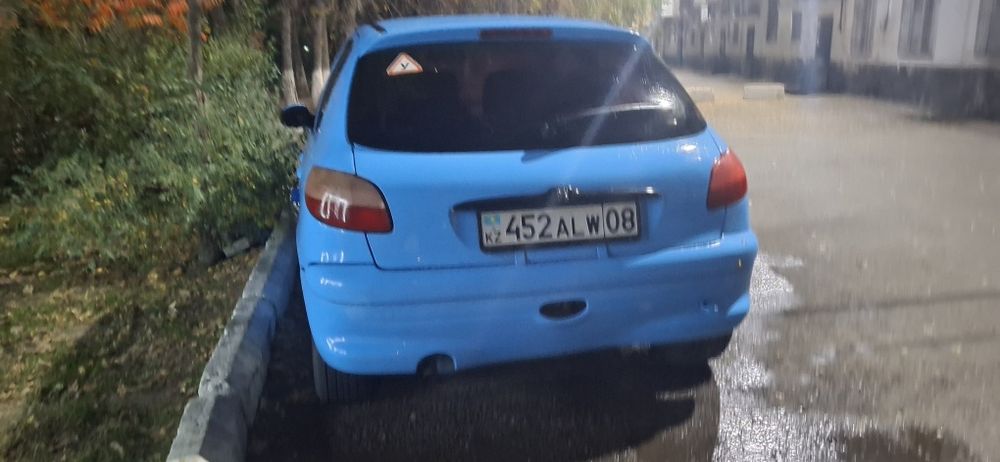 Peugeot 206 автомат 2001г