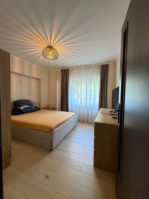 Apartament 3 camere decomandat, etaj 1, Anastasie Panu 52 – complet mobilat și utilat | 750 euro