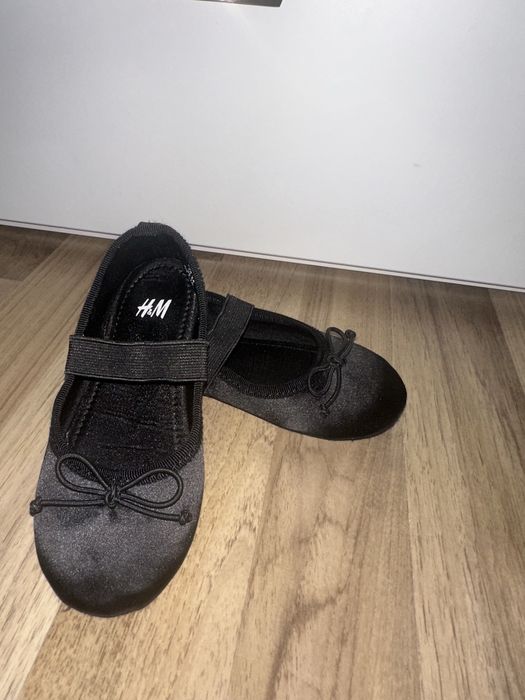 Нови обувки H&M за момиче 24 EU номер