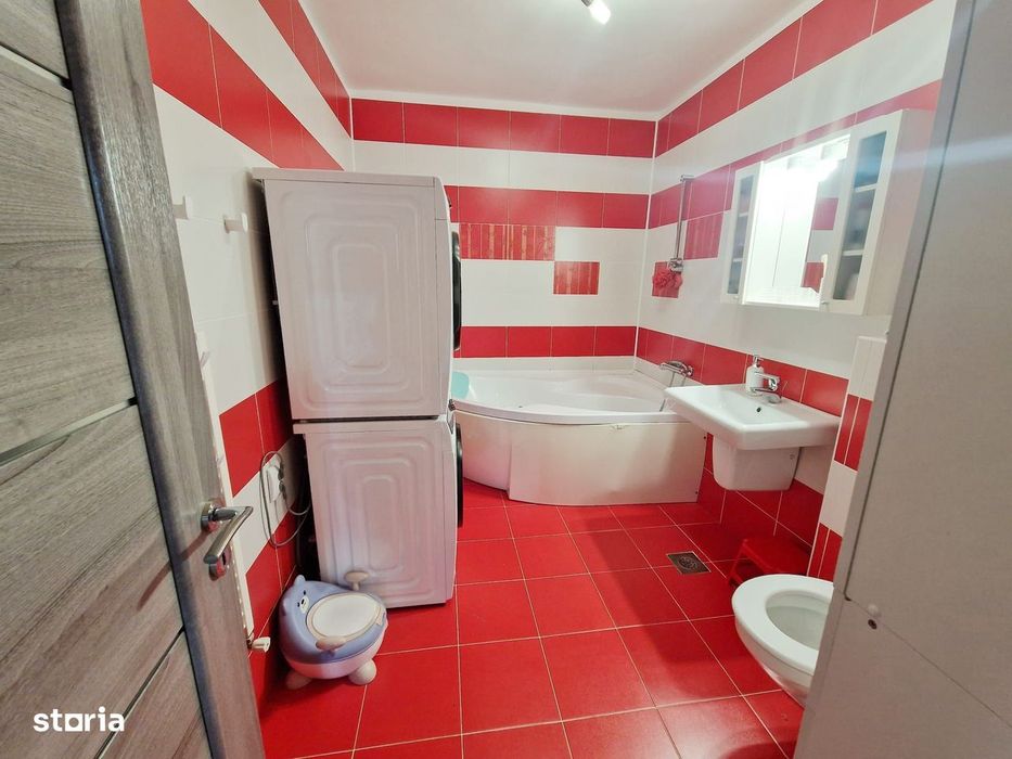 Apartament 3 camere, parcare, str Florilor Floresti Atelierul de Pizza