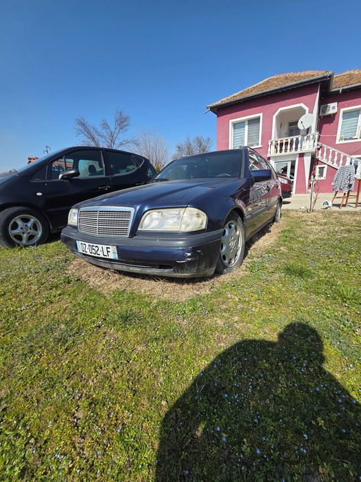 Mercedes c180 за части само цяло или за регистрация