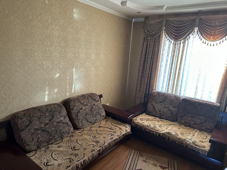 Продам 2 дивана для гостинной