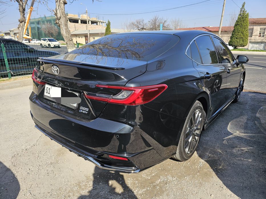 Toyota Camry 80 kuzof. Gibrid. Yili 2025. Yurgani 4500. Narxi 41200