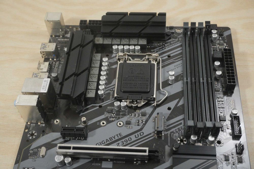 дъно дънна платка Gigabyte Z390 UD/ LGA 1151 v2 /вкл. ДДС