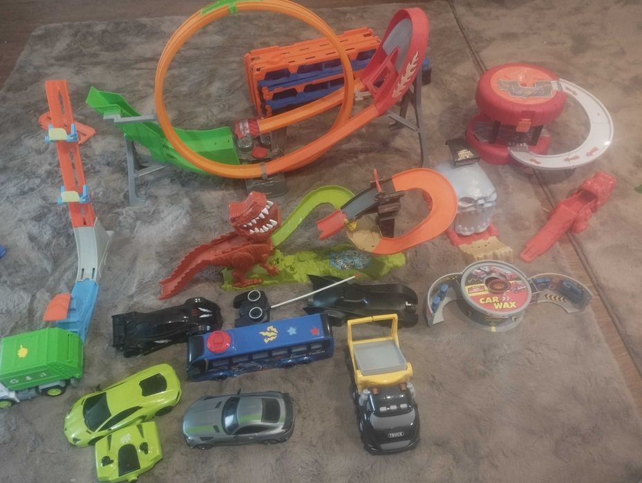 Лот Hot wheels писти за коли
