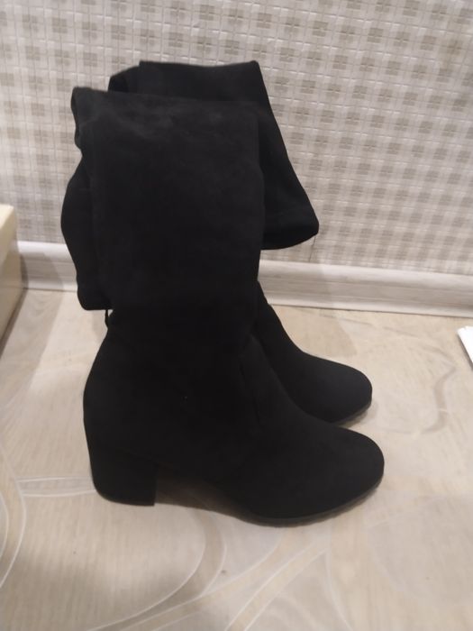 Продам демисезонные сапоги