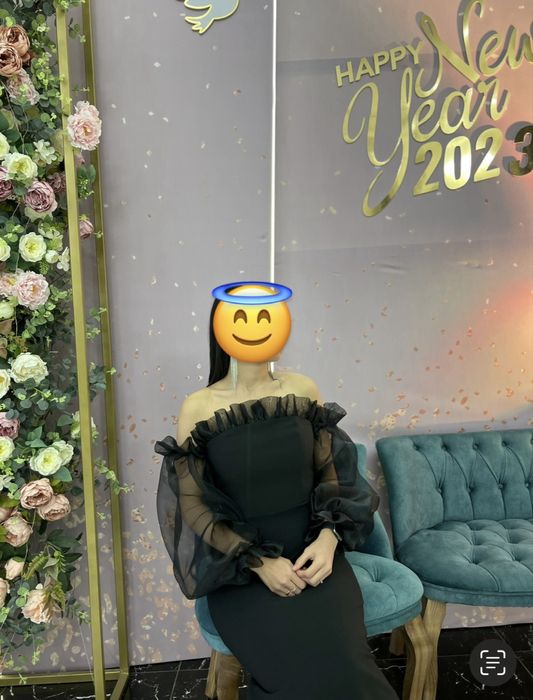 Продаю платье черное облегающее