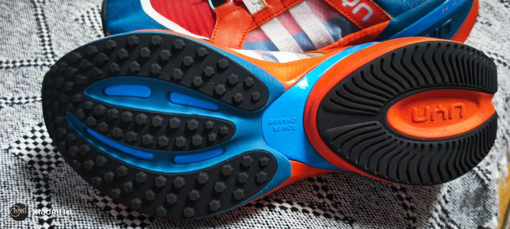 Adidași uyn halo alergare.