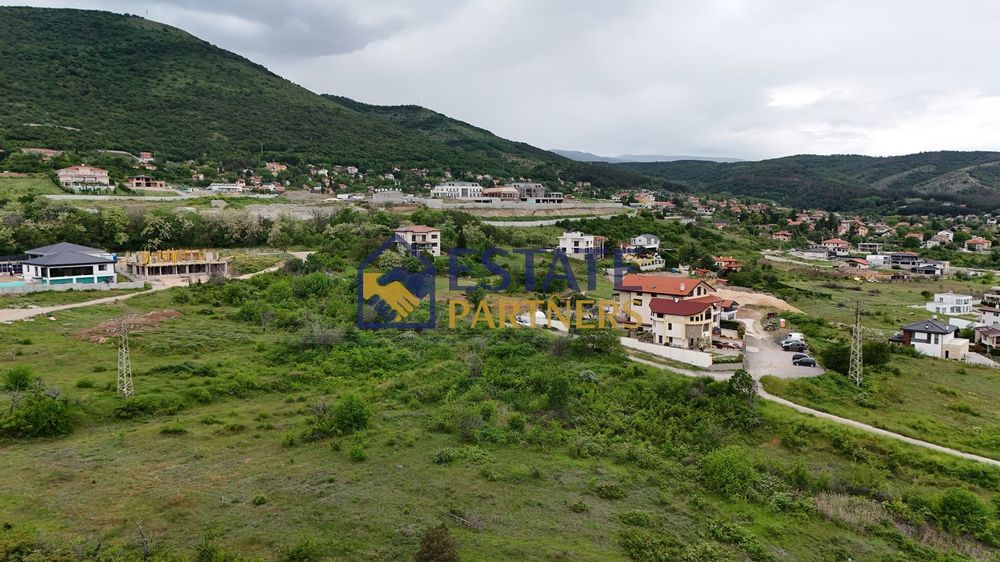 Парцел в Пловдив, област-с.Марково площ 1058 цена 127000