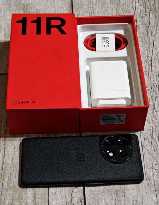 Продам OnePlus 11R новый