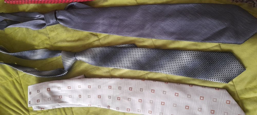 Продам галстуки мужские